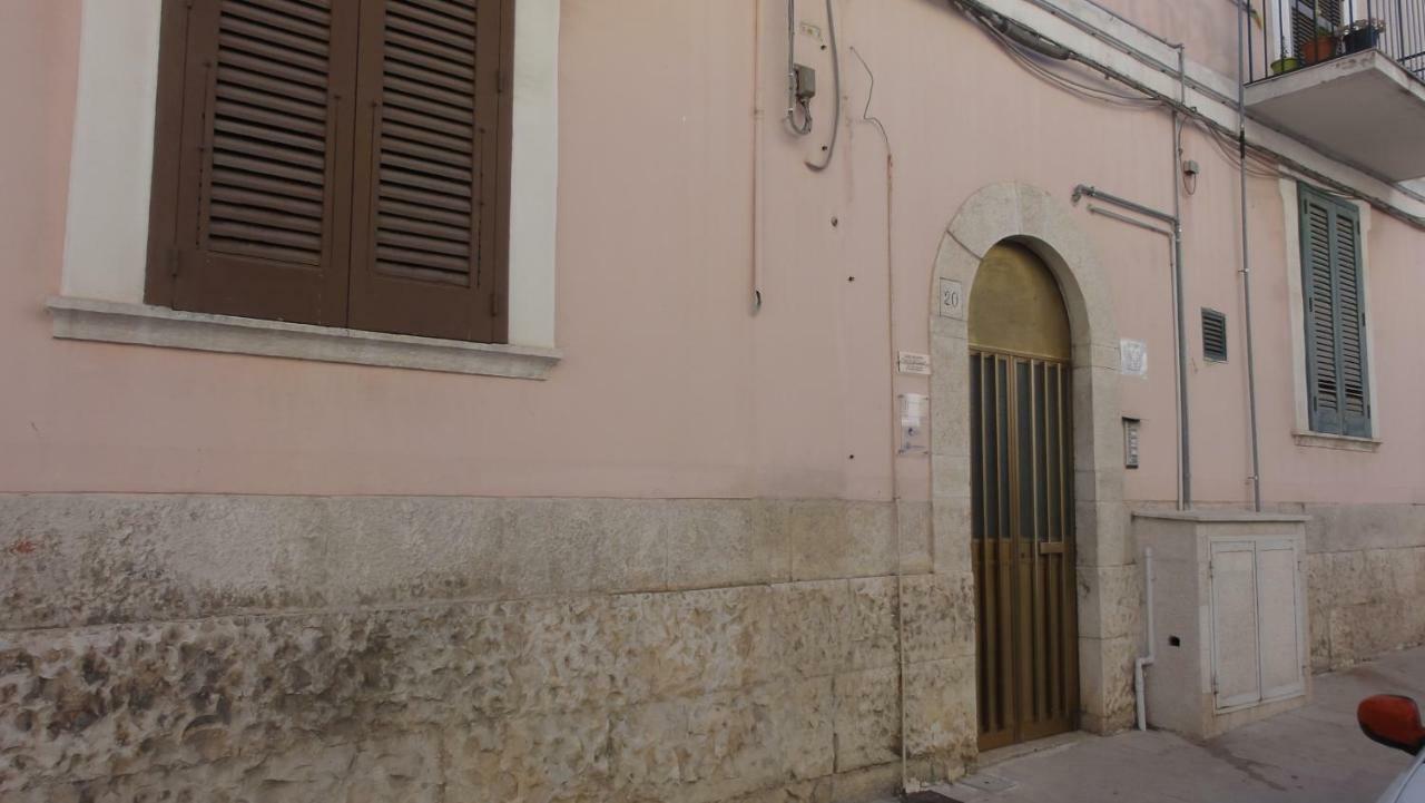 Casa Vacanze La Scalinata Bisceglie Exterior photo